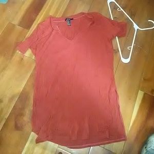 Medium orange/red tee